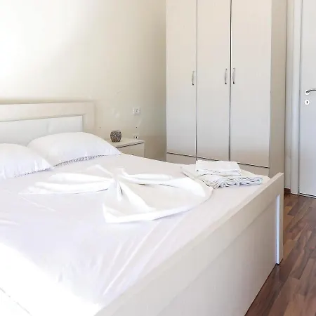 شقة One-bedroom In *