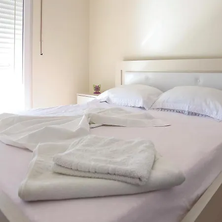 One-bedroom In * فلورا